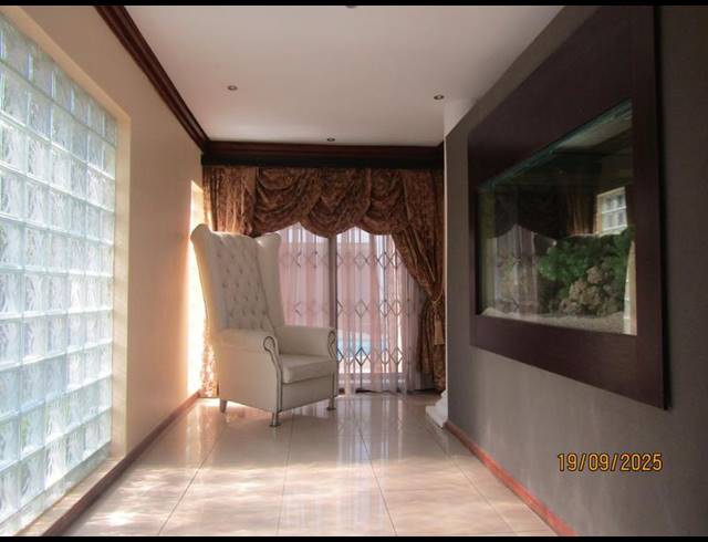 4 BEDROOM HOUSE FOR SALE IN FONTAINEBLEAU